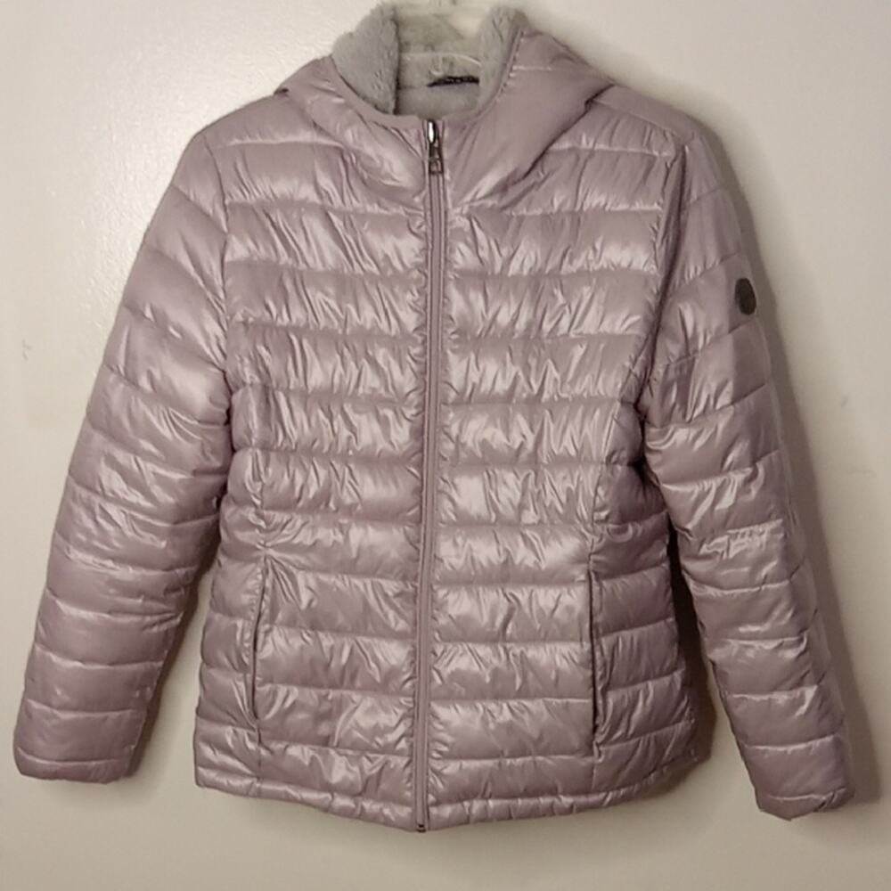 Andrew Marc Women's Size Medium Double Sided Light Purple Puffer Jacket. Warm